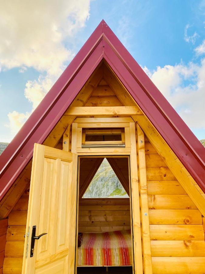 Kapetanovo Jezero Bungalov Bed & Breakfast Podgorica Ngoại thất bức ảnh