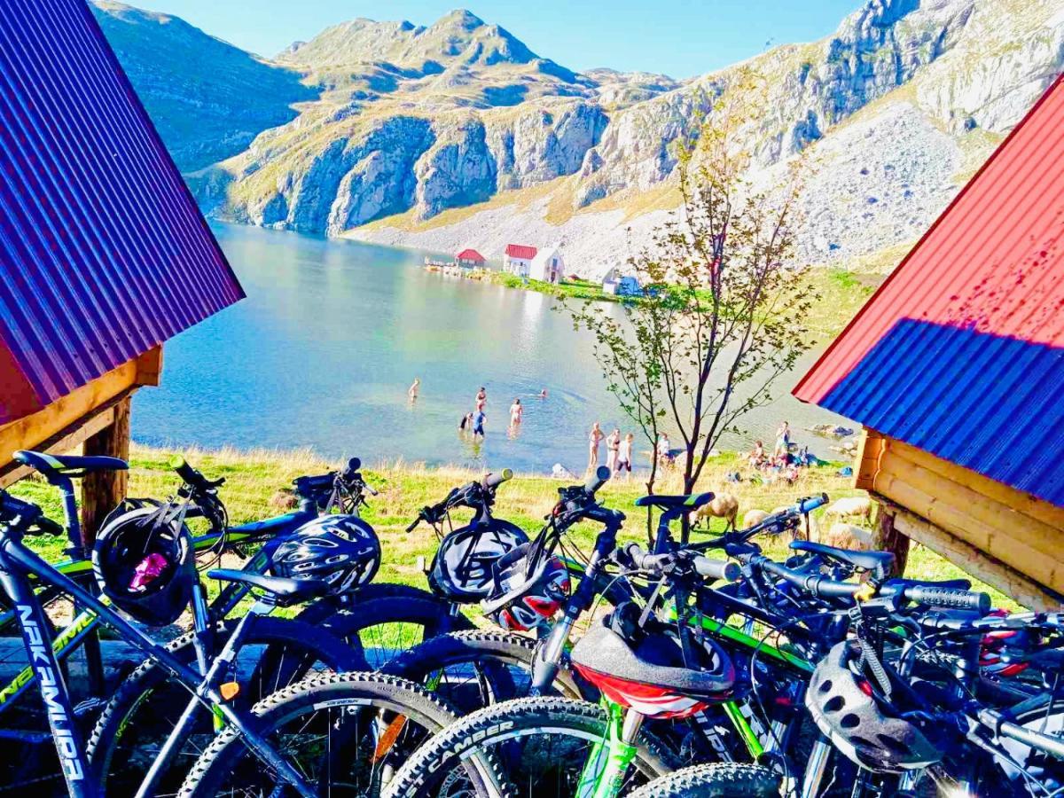 Kapetanovo Jezero Bungalov Bed & Breakfast Podgorica Ngoại thất bức ảnh